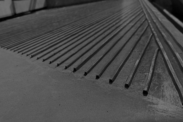 درباره ما 4 تصویر-زمینه-دسته-بندی-فروش-انواع-میز-لرزان-شرکت-قطعه-سازان-پرگاس